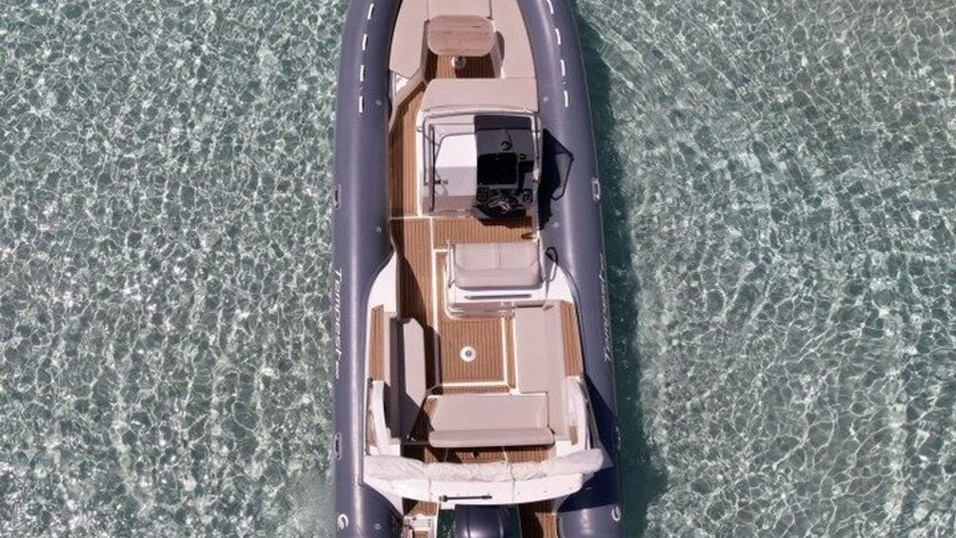 Croisière en privé Îles Lavezzi grottes et baignade exclusives