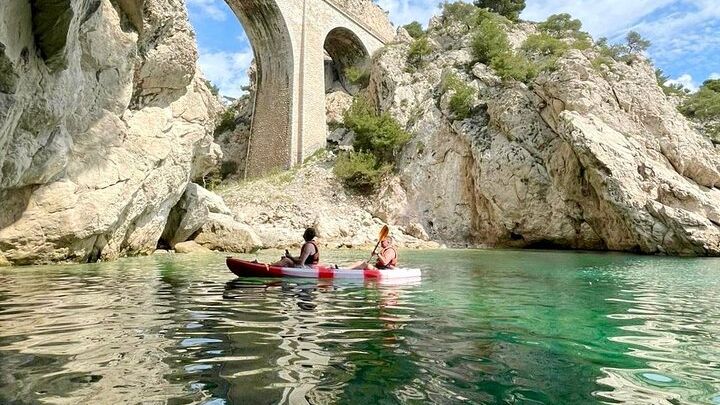 Marseille: Calanques Guided Coastal Half-Day Kayaking Tour