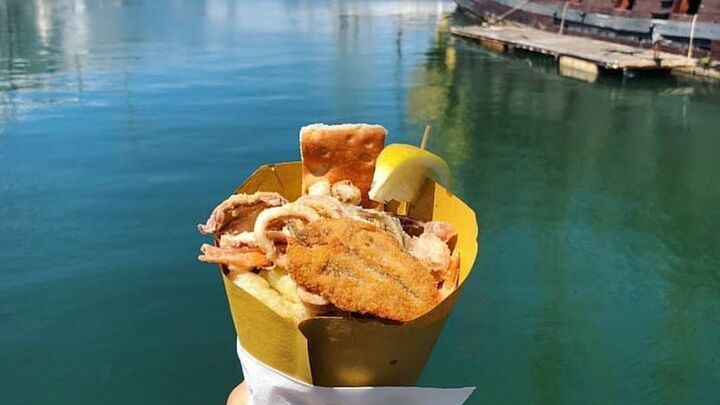 Genoa Small-Group Walking Food Tour with Wine Tastings