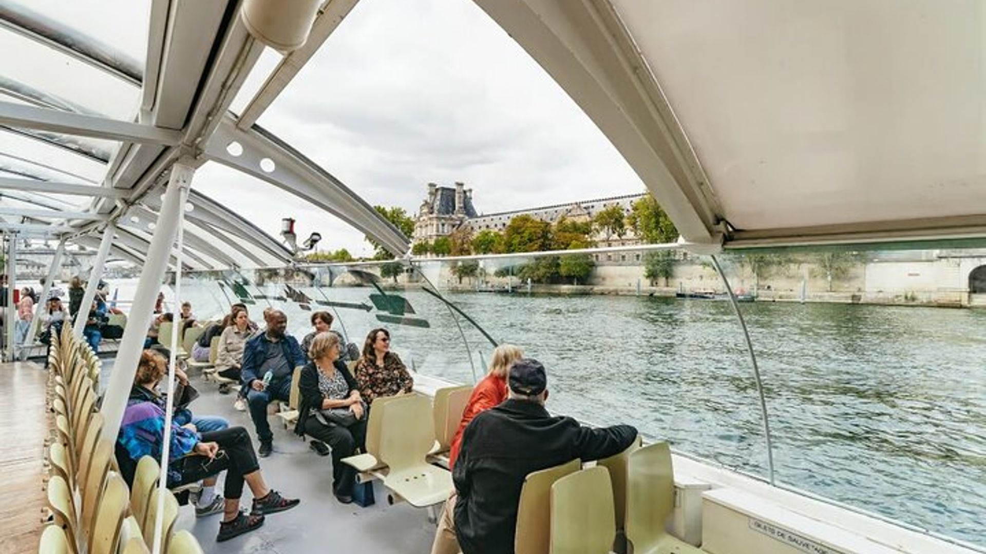Paris Hop-On Hop-Off Seine River Sightseeing Cruise