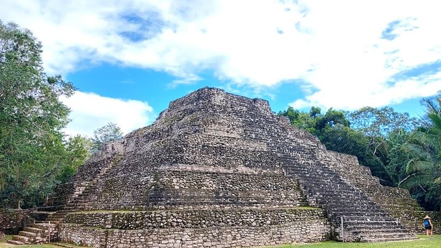 Private Tour to Chacchoben Mayan Temples & Beach