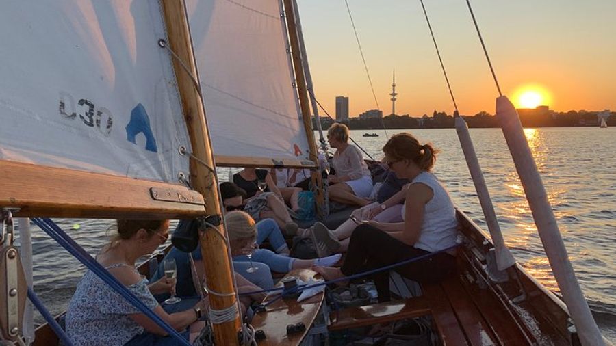 Hamburg Small-Group Sunset Sailing Cruise on Lake Alster