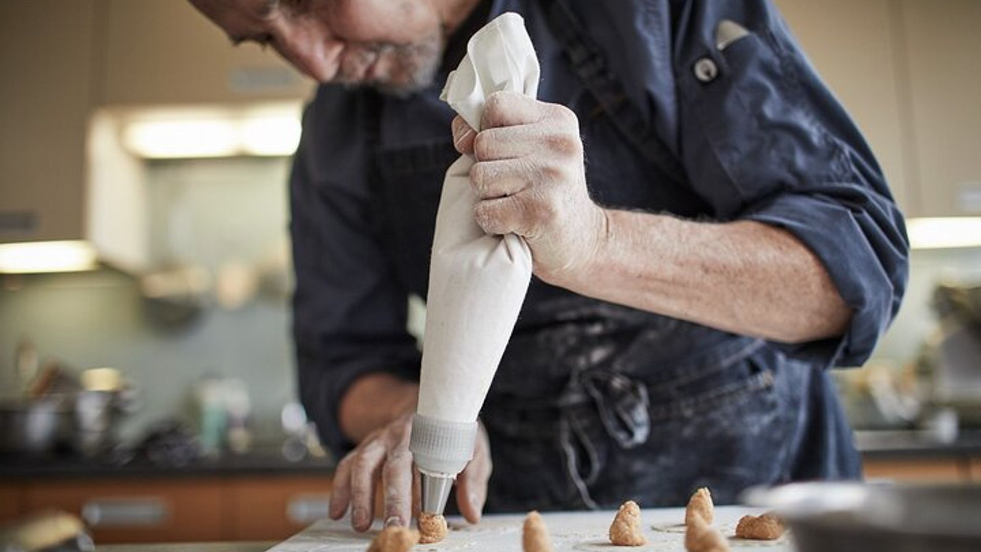 Fresh Stuffed Pasta: Tortelloni with Spinach and Ricotta image 1