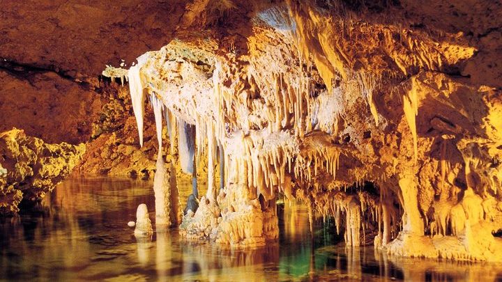 Hams Caves Tour With Classical Concert From Palma de Mallorca