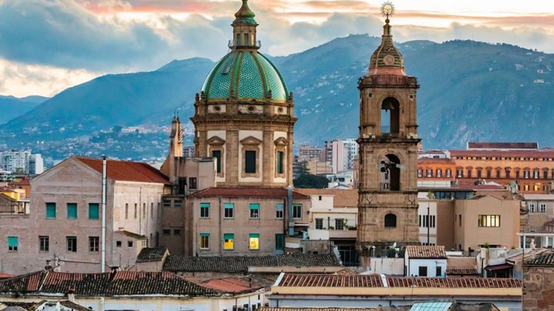 Palermo Scavenger Hunt & Highlights Self-Guided Walking Tour