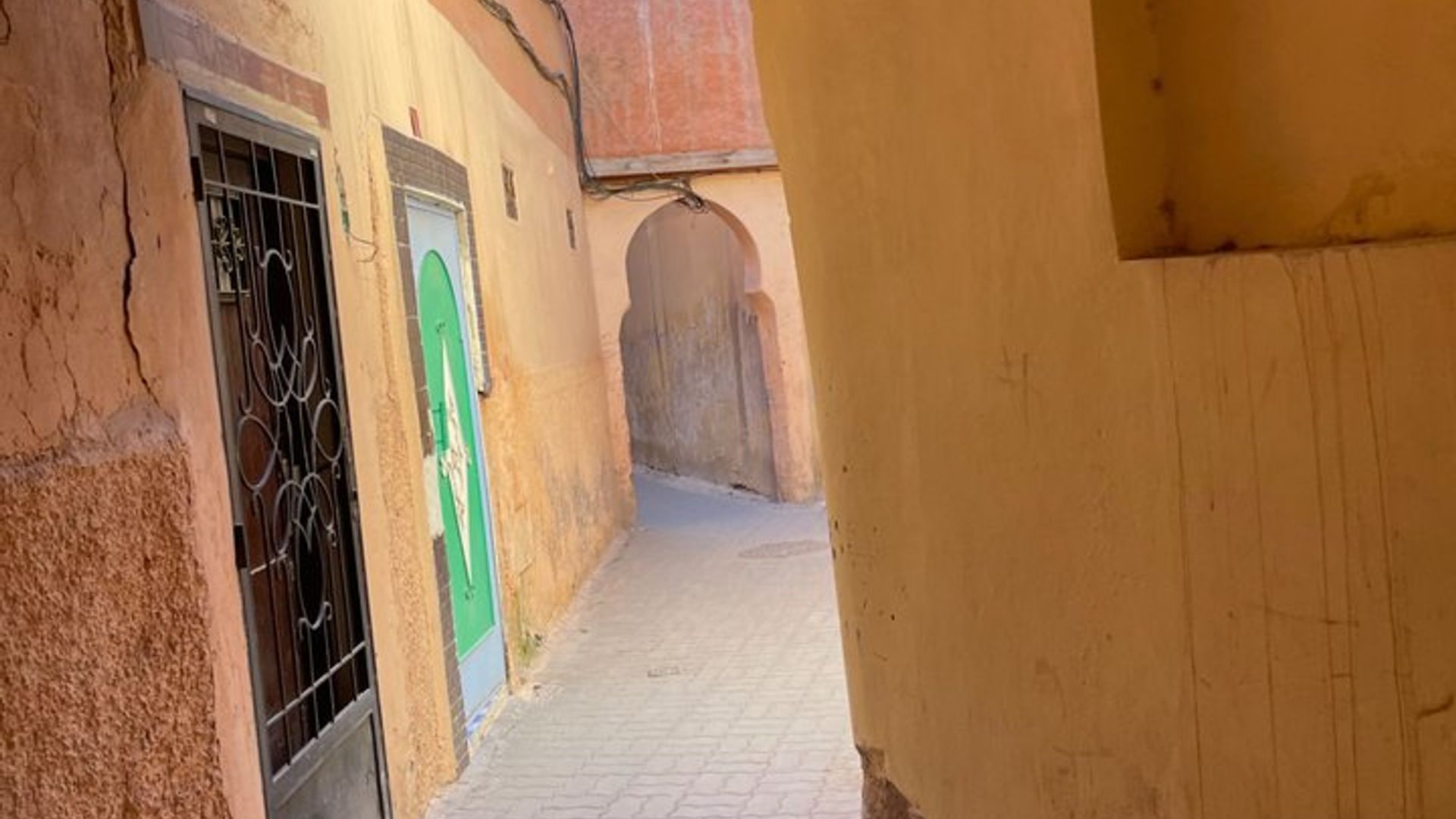 Monumentos Kesh zocos y jardín