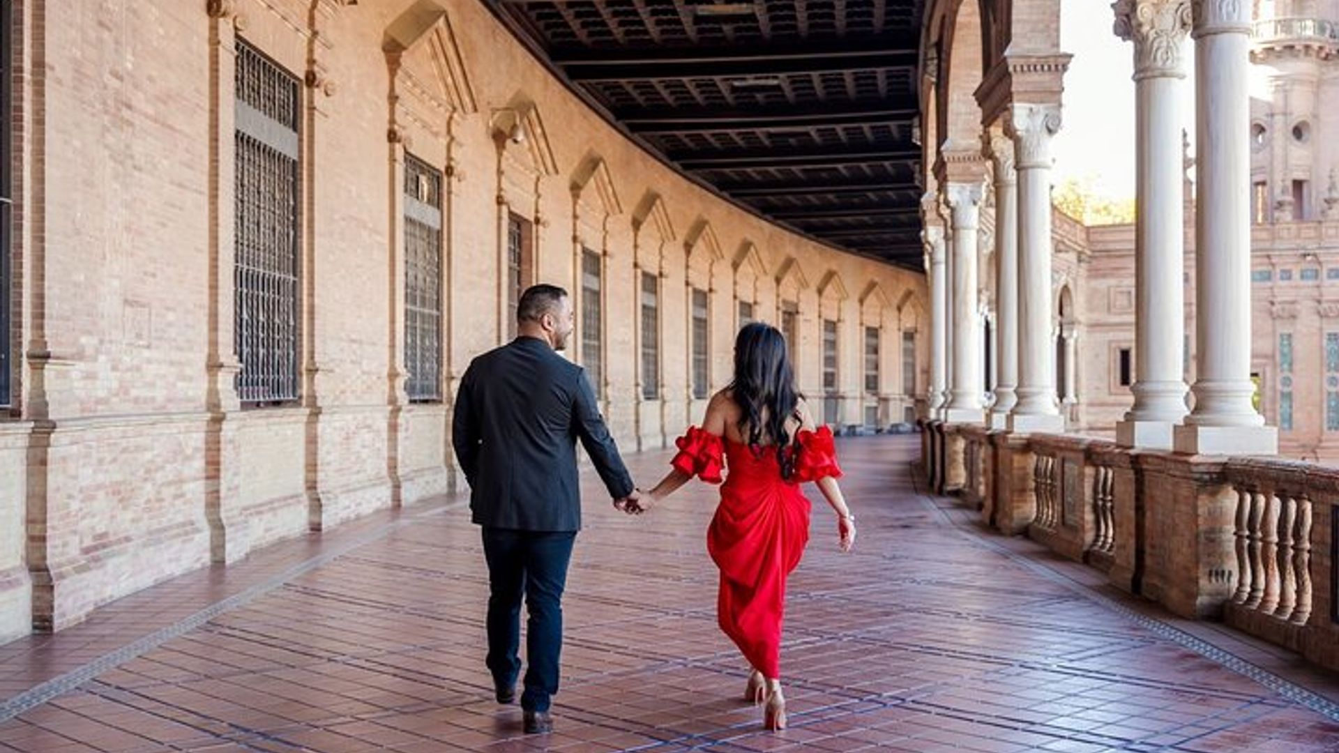 Seville: Plaza de España Private Photoshoot Experience