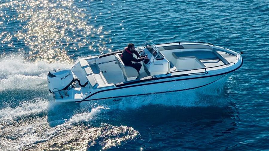 Private Lake Como Cruise with Prosecco and Local Skipper