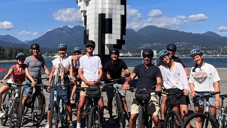 Vancouver: Downtown, Stanley Park Guided Small-Group Bike Tour