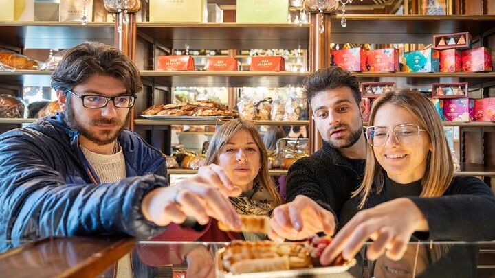 Do Eat Better: Turin Sweet & Chocolate Walking Food Tour