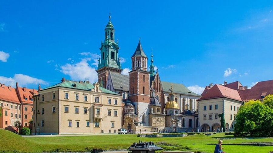 Krakow and Auschwitz Small Group Tour from Warsaw with Lunch