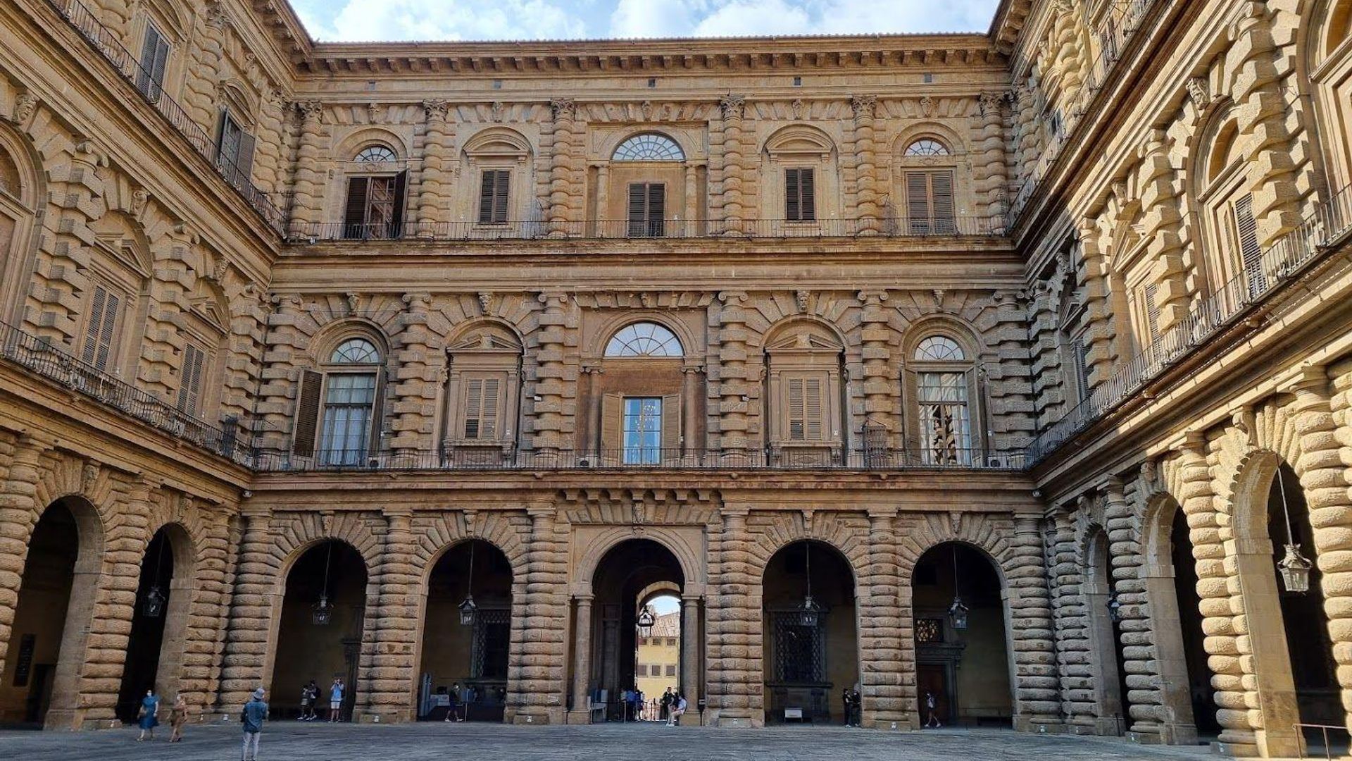 Explore Florence Walking Tour with Palazzo Pitti Ticket