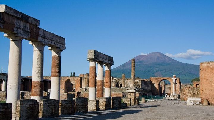 Pompeii Group or Private Walking Tour