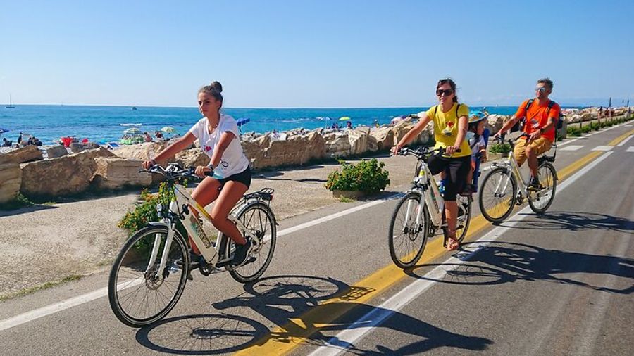 Private Self-Guided Pisa to Tyrrhenean Sea Cycling Tour