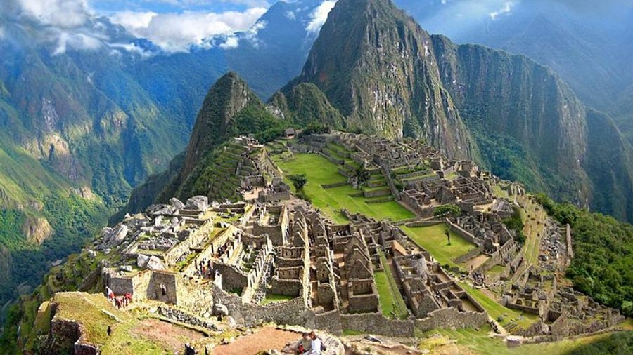 Machu Picchu: 2-Day Tour from Cusco with Train and Hotel