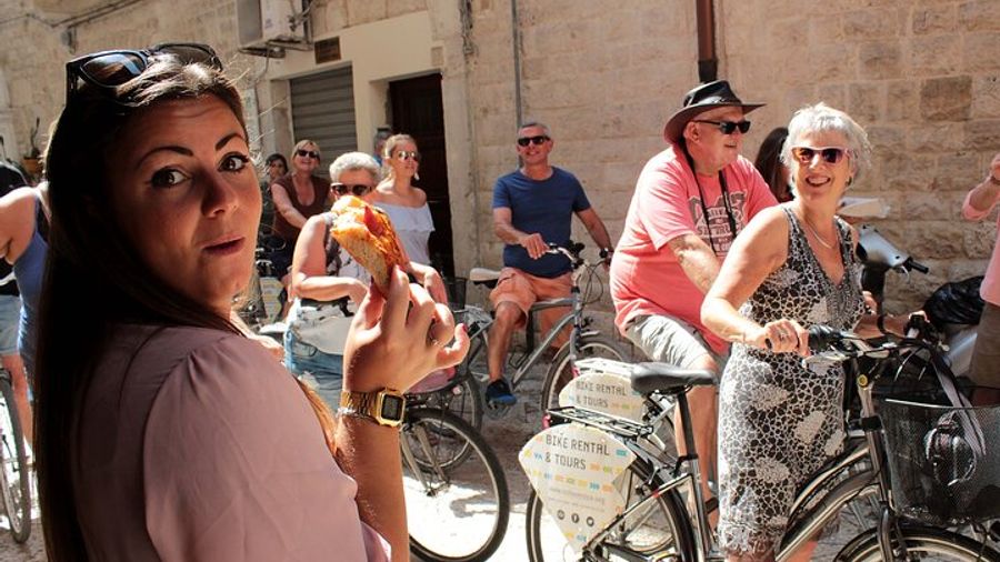 Bari Sightseeing and Street Food Bike Tour With a Small Group
