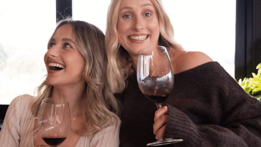 Adelaide Highlights, Hahndorf & McLaren Vale Wine Tasting and Sightseeing Tour