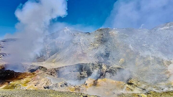 Summit Etna North 3380mt: 4x4 and trekking
