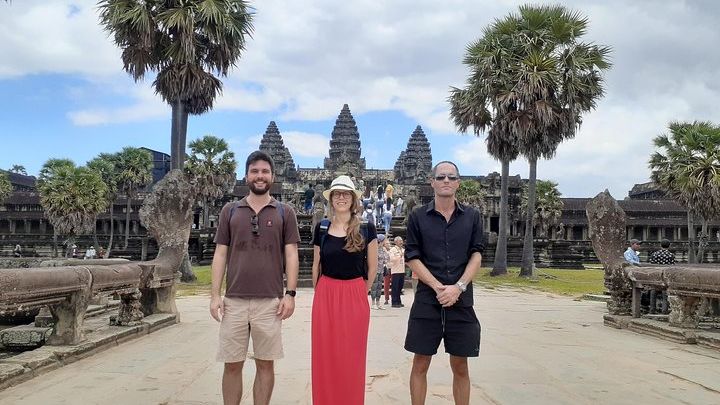 Angkor Wat full Day 'Small Group with sunset & Tour Guide