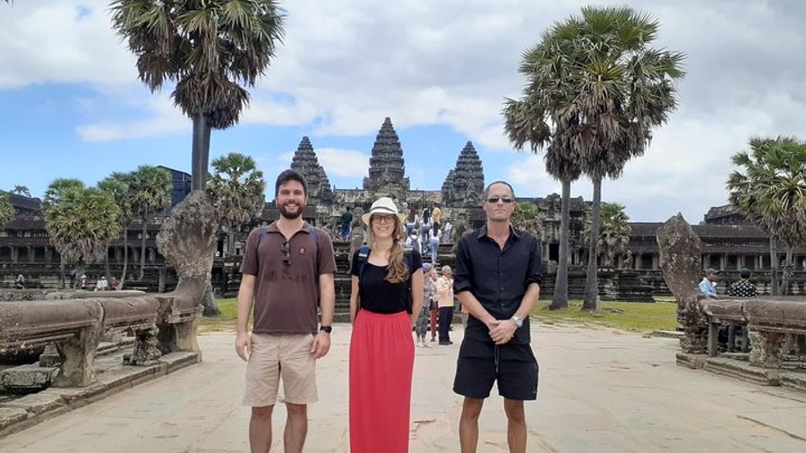 Siem Reap: Angkor Wat Small-Group Tour
