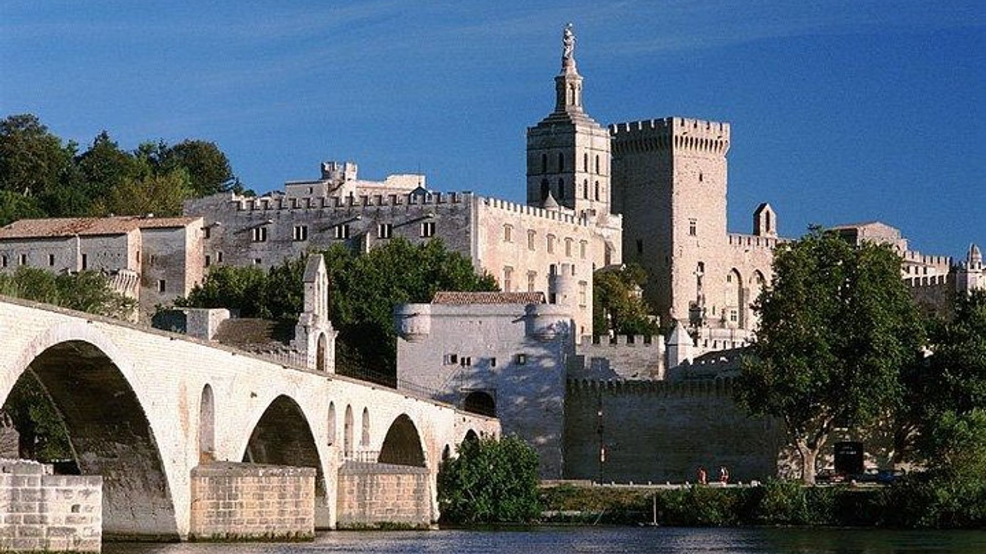 Avignon, palais des Papes et dégustation de vins des Côtes du Rhône