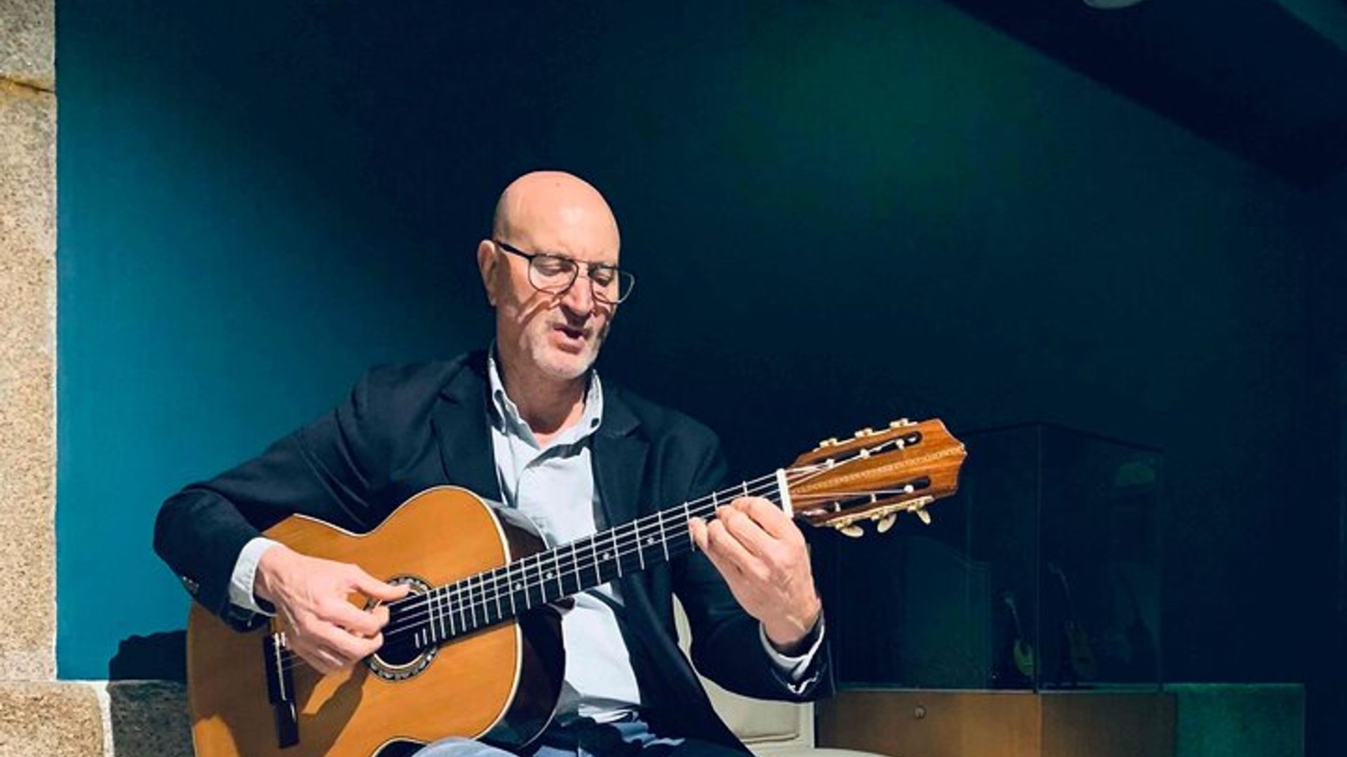 Porto: Show de Fado e Vinho do Porto na Estação de São Bento