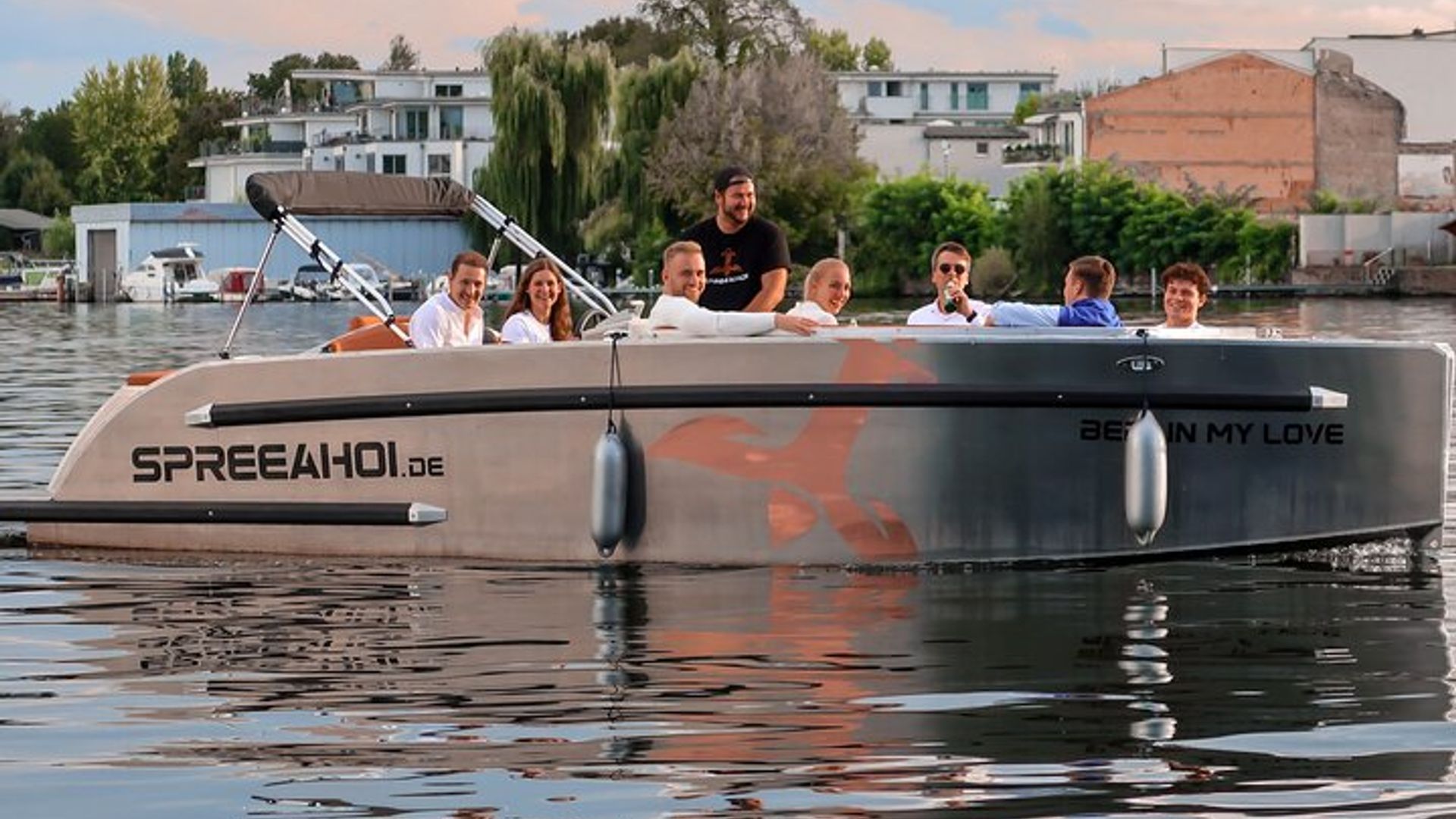 Berlin 2-Hour Electric Boat Rental