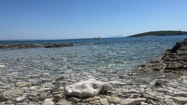Sea Cave and Cliffs Kayak Adventure in Pula