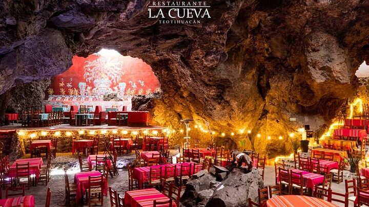 Balloon Flight + Natural Cave Breakfast + Pick up + Pyramids