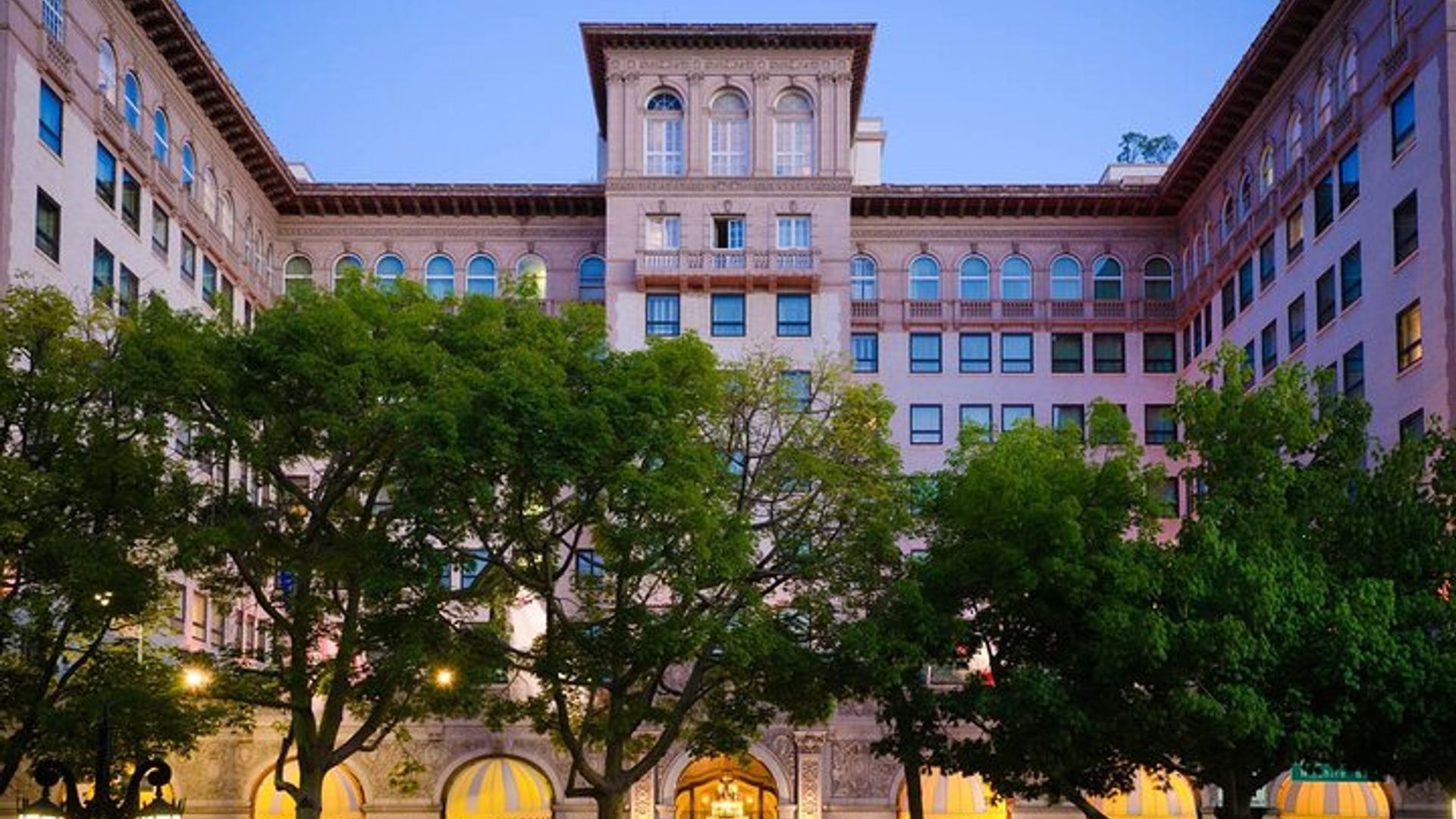 Beverly Hills & Rodeo Drive: Private 2-hour Walking Tour