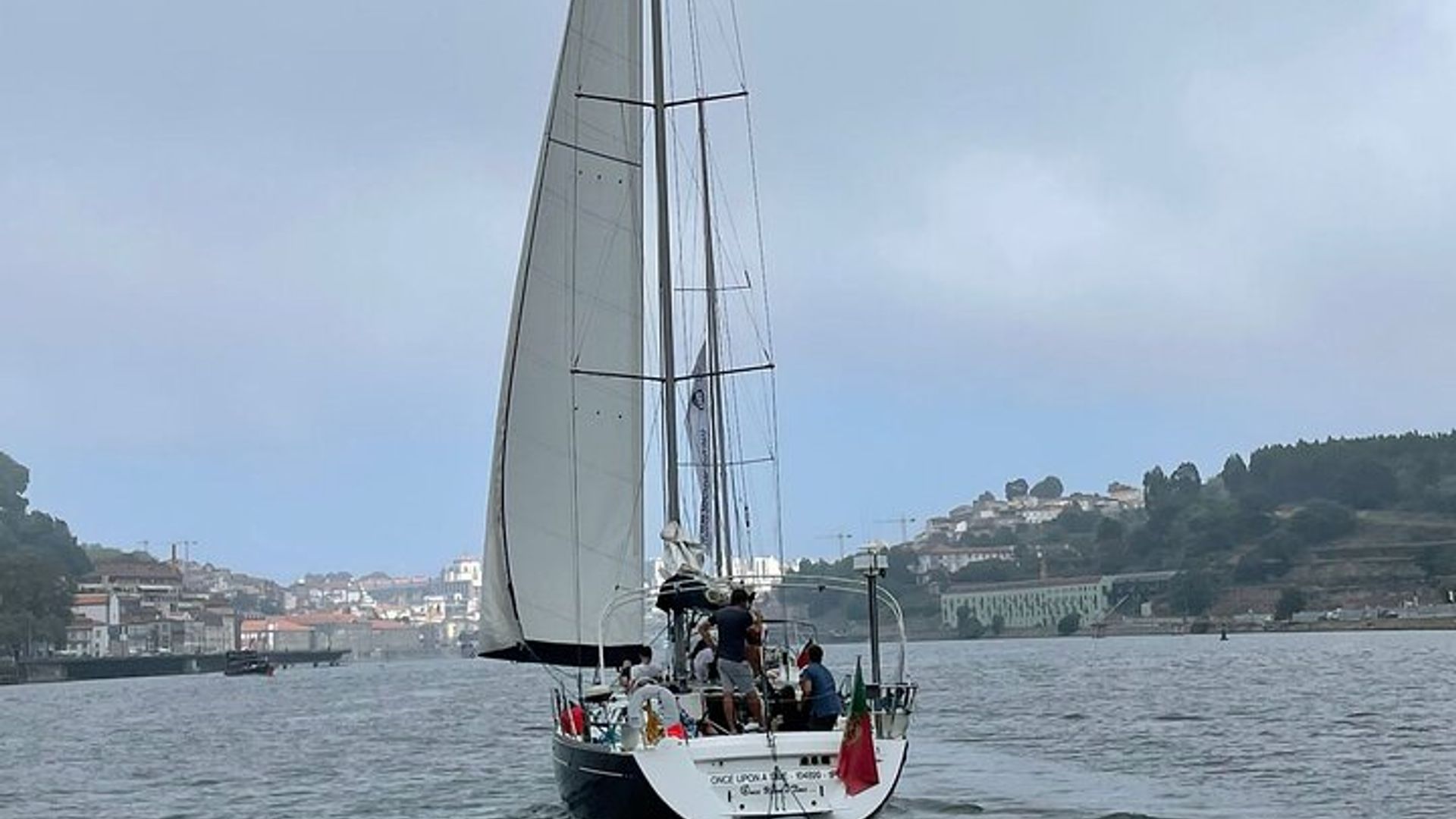 Bootsfahrt auf dem Douro in Porto mit Getränken und Snacks