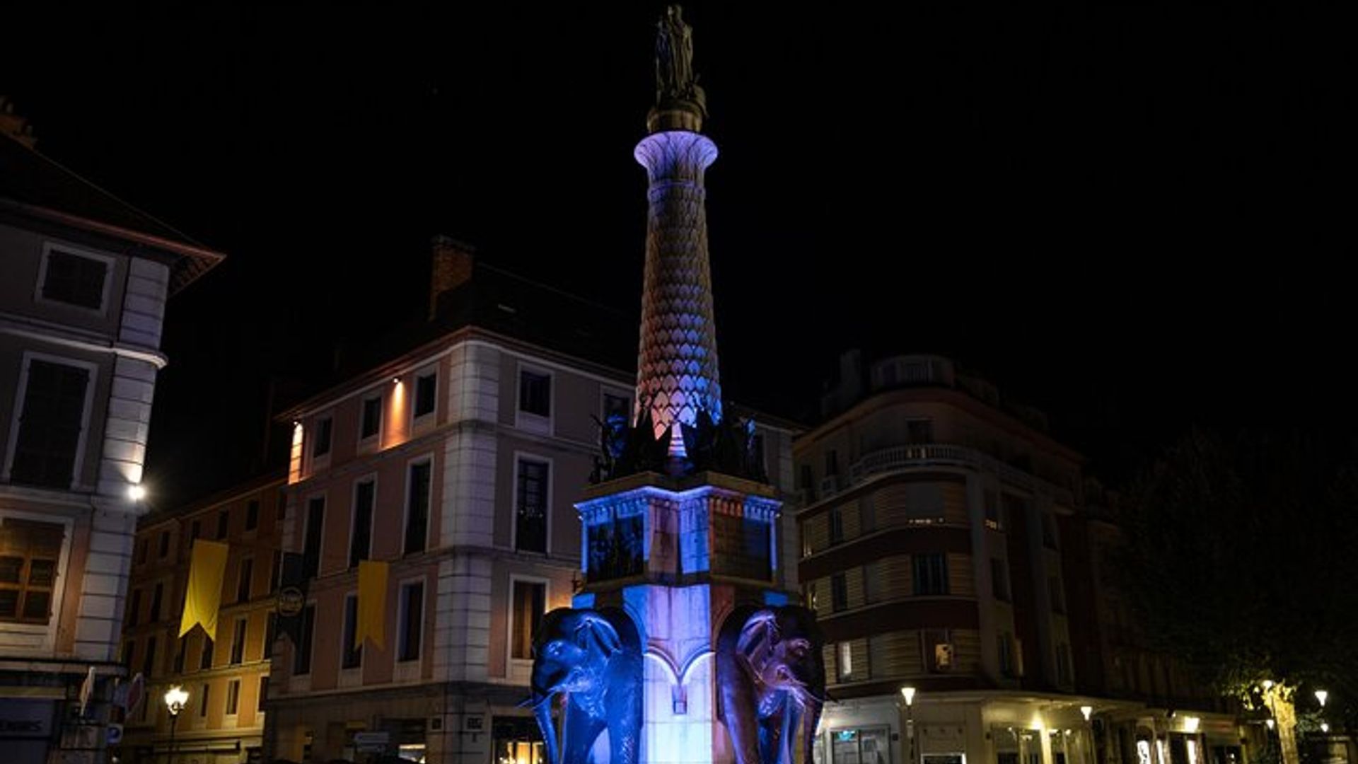 Visite Guidée nocturne de Chambéry – Cité des Ducs de Savoie