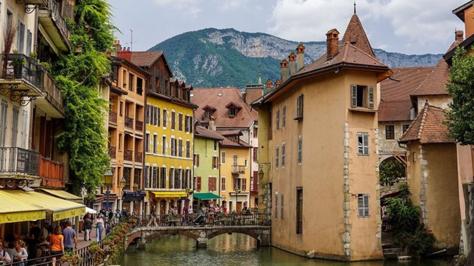 Annecy búsqueda del tesoro & Highlights tour a pie autoguiado