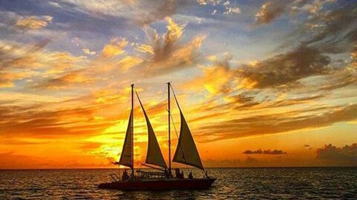 Bridgetown Sunset and Snorkel Cruise with Snacks and Drinks