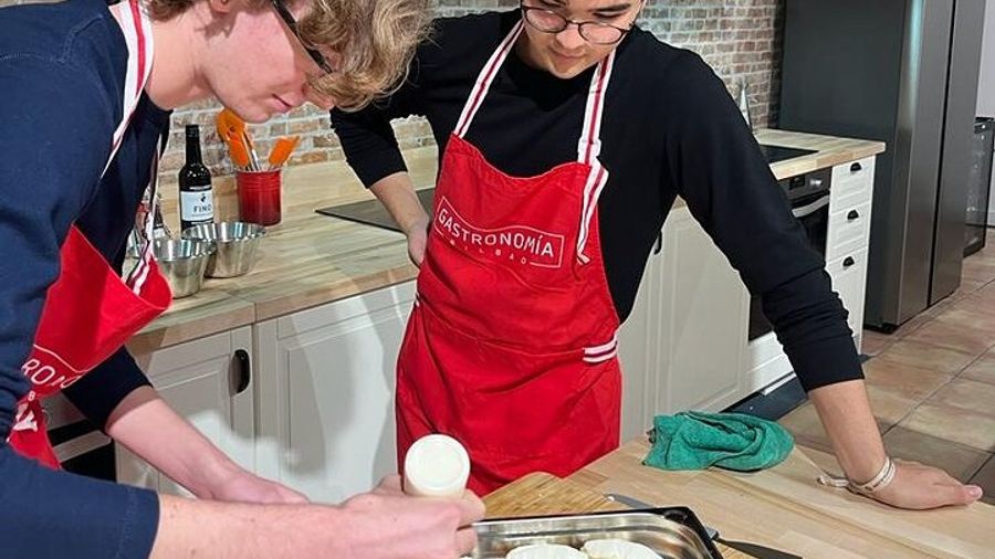 Traditional Basque Pintxos Cooking Class in Bilbao