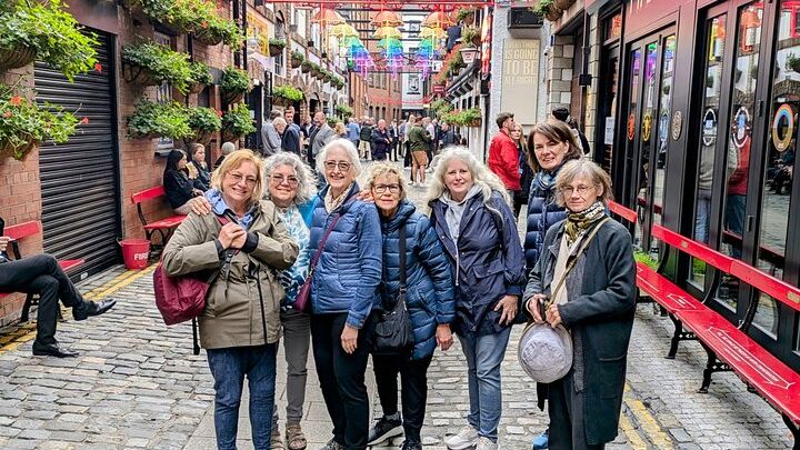 Belfast Real History Small-Group Walking Tour With Local Guide