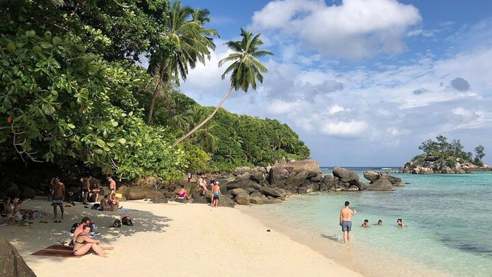 Seychelles Private One-Way Airport Transfer