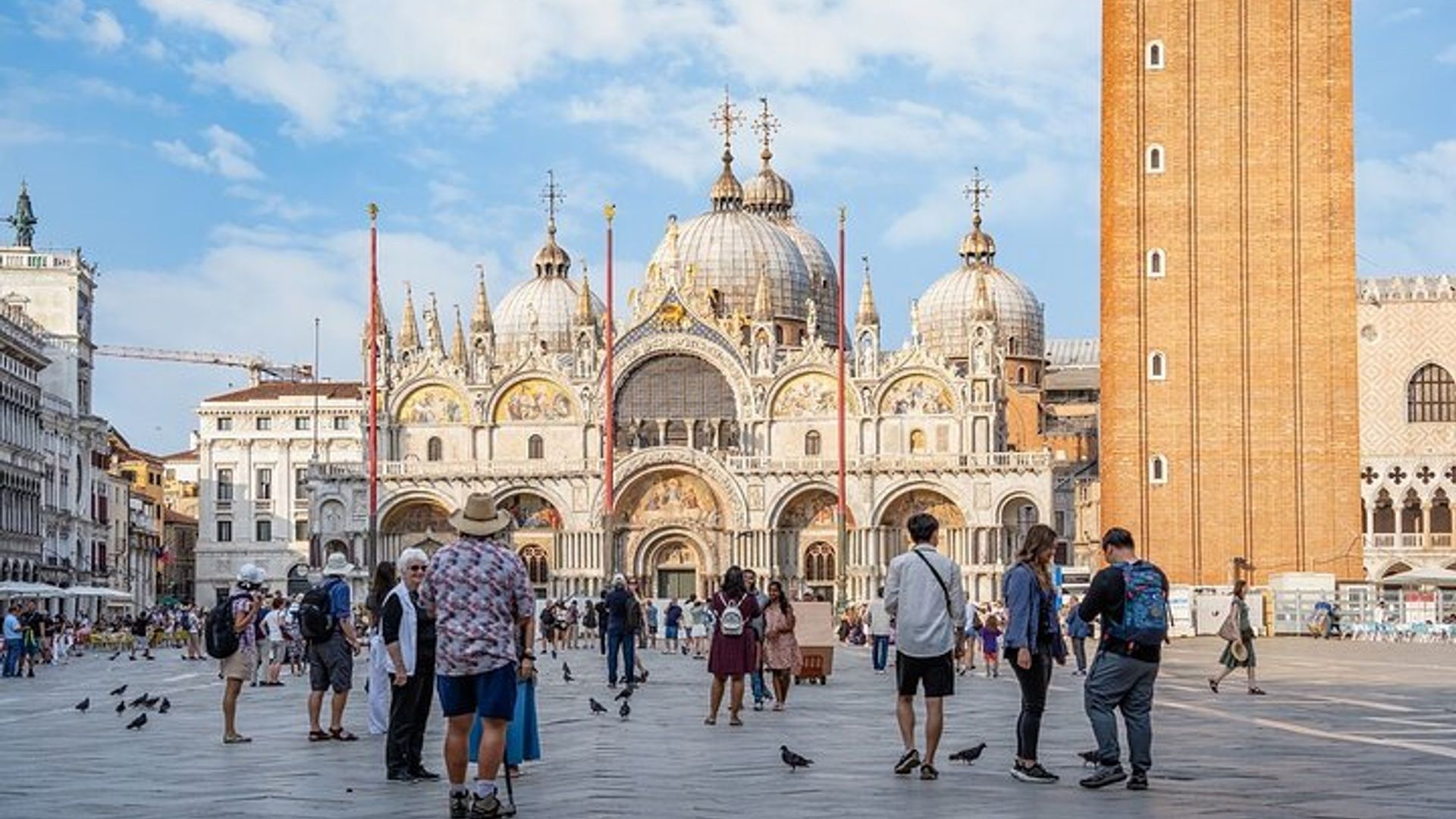 Venice Highlights Guided Walking Tour and Scenic Gondola Ride