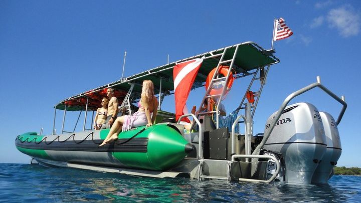 Ka'anapali Small-Group Snorkeling Tour with Meals