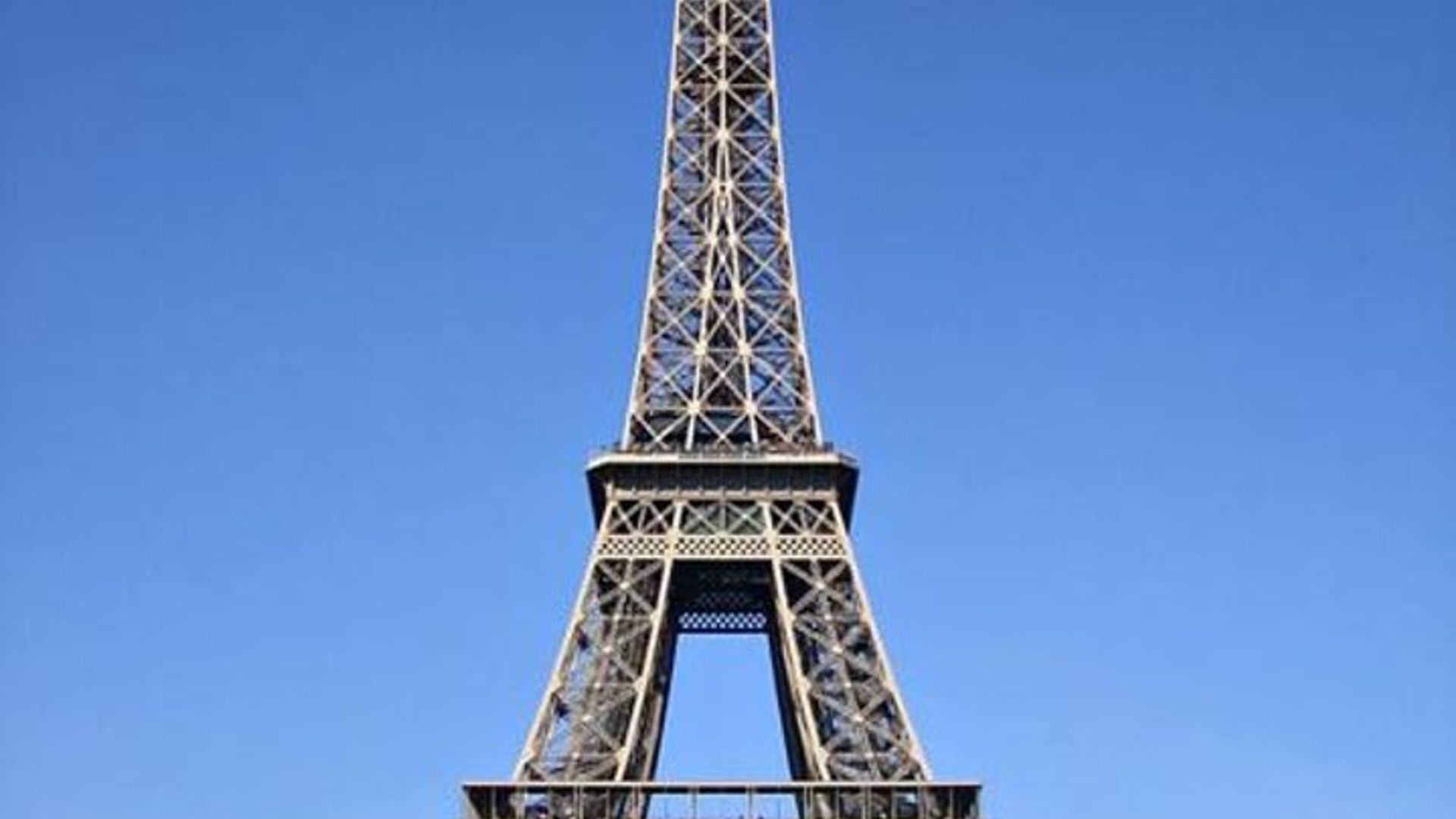 Pariser Privattransfer bei Ankunft: Charles de Gaulle oder Orly