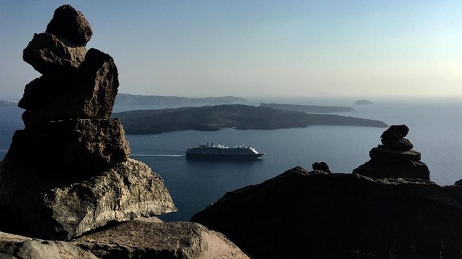 Santorini 5-Hour Luxury Custom Private Tour with Local Guide