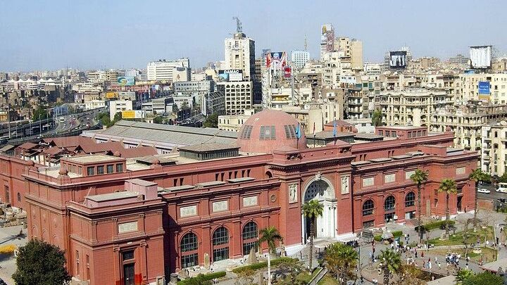 Giza Pyramids and Egyptian Museum Full-Day Private Tour