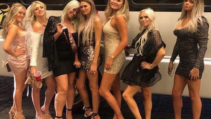 Las Vegas Nightclub Tour: VIP Entry With Party Bus and Drinks