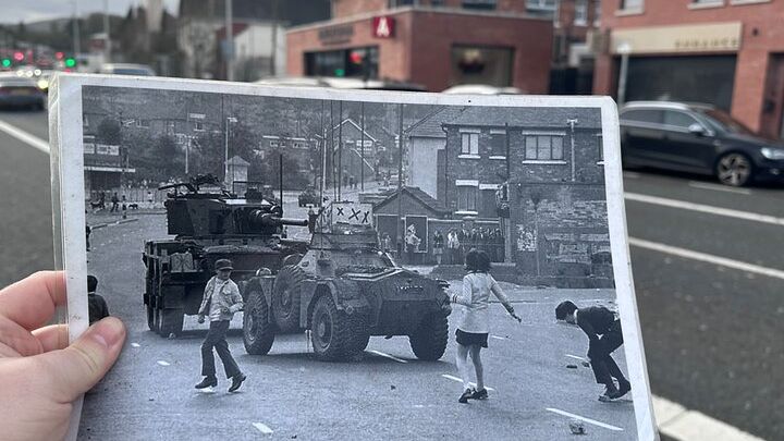 2-hour Black Taxi Tour of Belfast’s Murals and Peace Walls