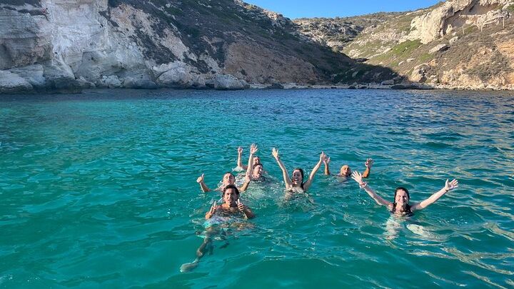 Boat Tour at Devil's Saddle: 4 Swim Stops, Snorkeling & Prosecco
