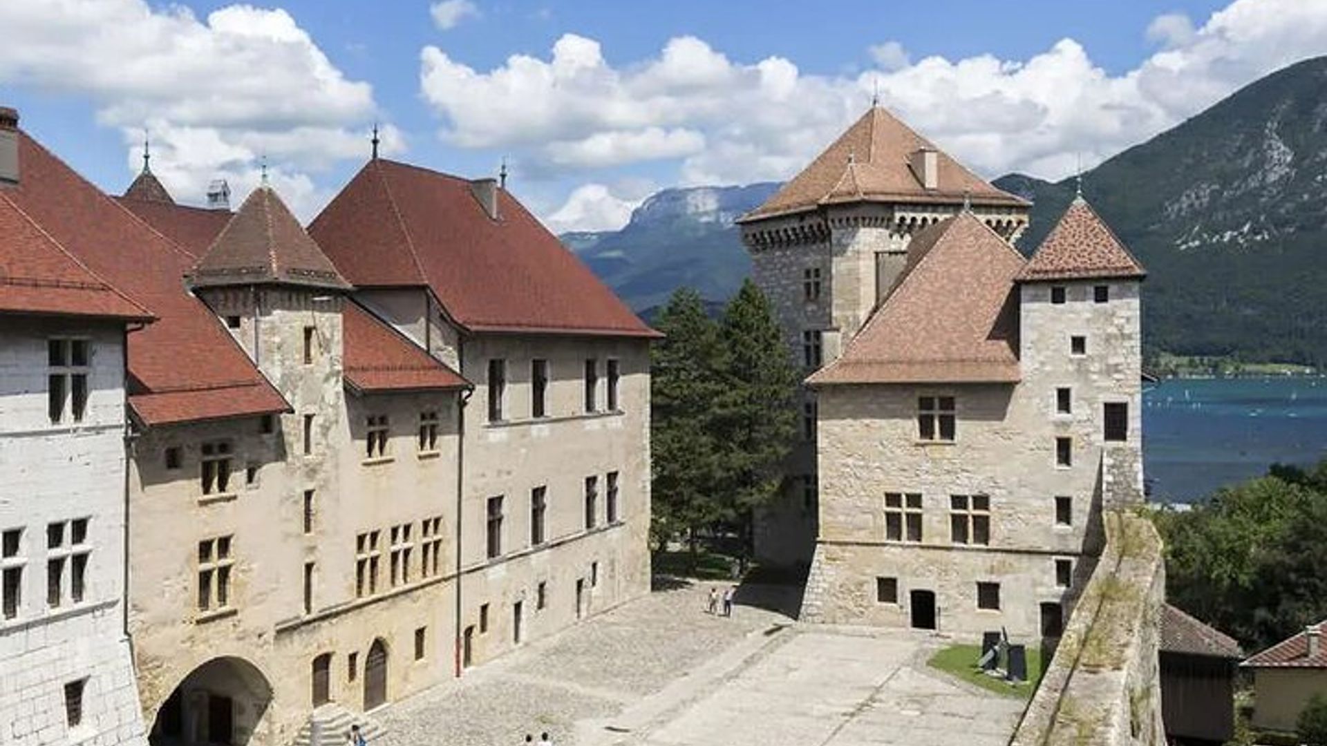 Découvrez les joyaux cachés de Genève à Annecy