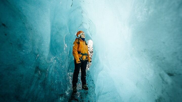 Iceland: Private 2-Day South Coast and Ice Cave Tour