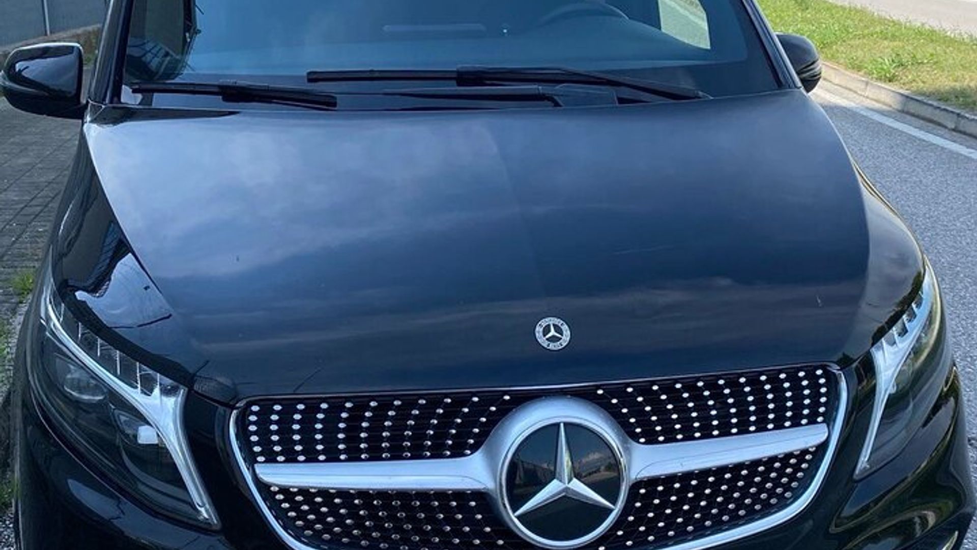 Venecia hacia/desde Milán: traslado privado en minivan Mercedes