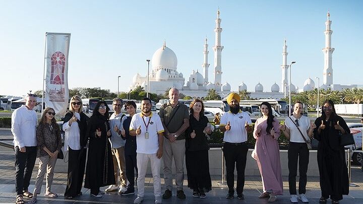 Abu Dhabi Sheikh Zayed Mosque and Qasr Al Watan Tour