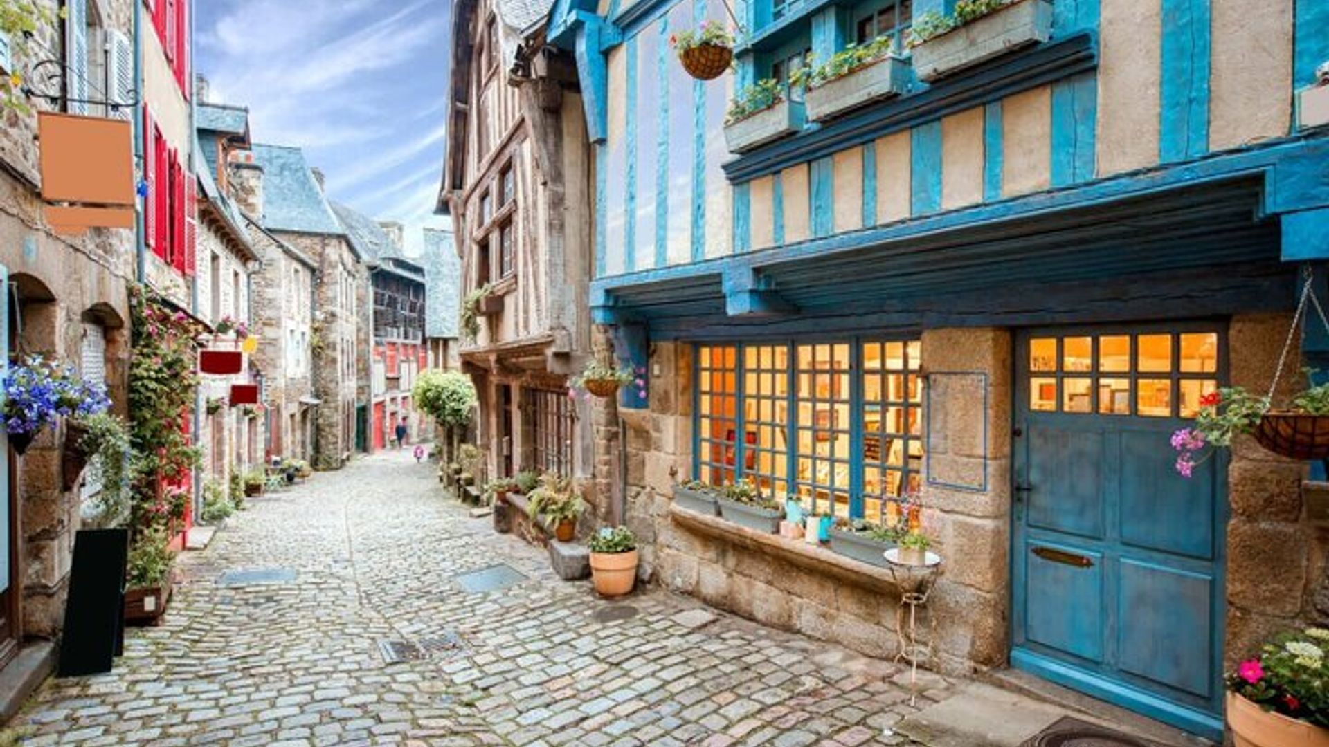 Olá Dinan Passeio Privado de 2 Horas pela Cidade com Guia Local